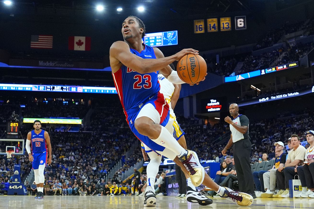 Detroit Pistons v Golden State Warriors