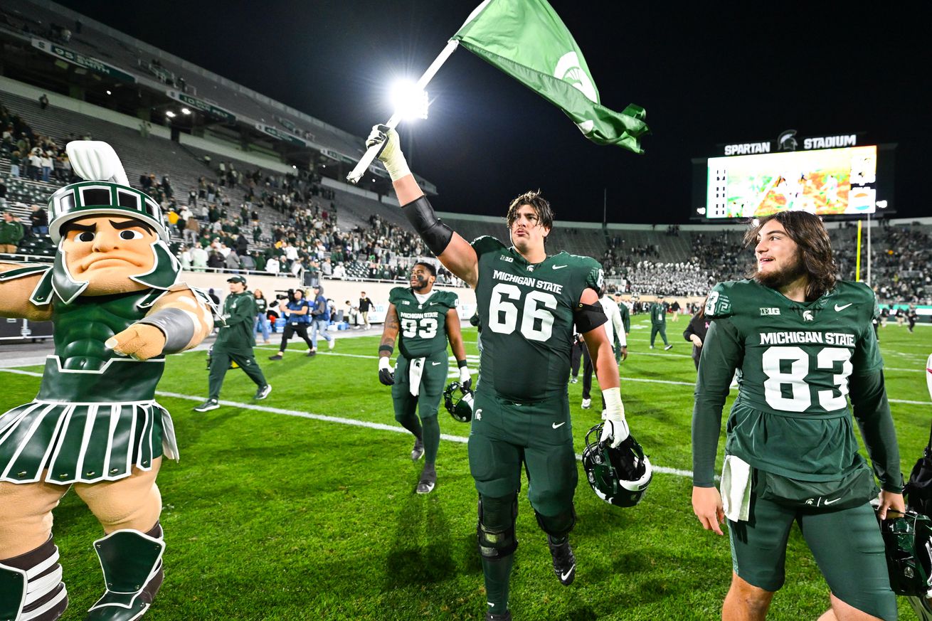 COLLEGE FOOTBALL: OCT 19 Iowa at Michigan State