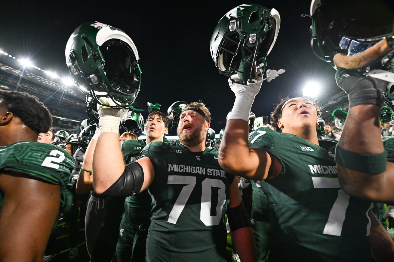 COLLEGE FOOTBALL: OCT 19 Iowa at Michigan State