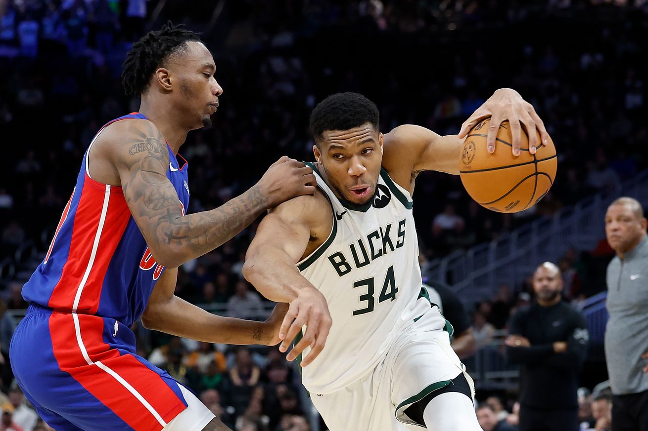 Detroit Pistons v Milwaukee Bucks
