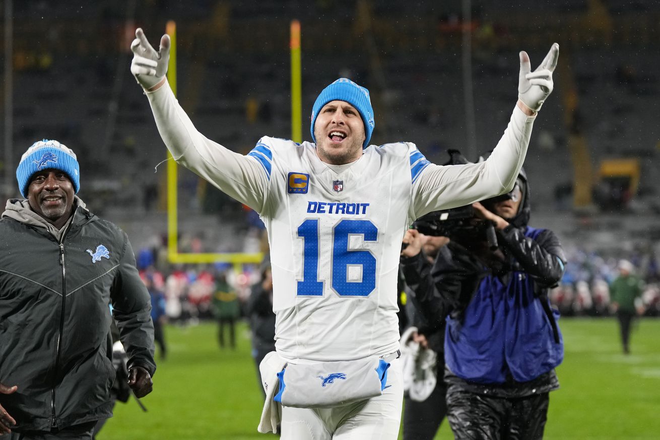NFL: Detroit Lions at Green Bay Packers