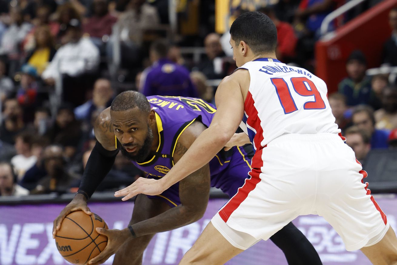 NBA: Los Angeles Lakers at Detroit Pistons