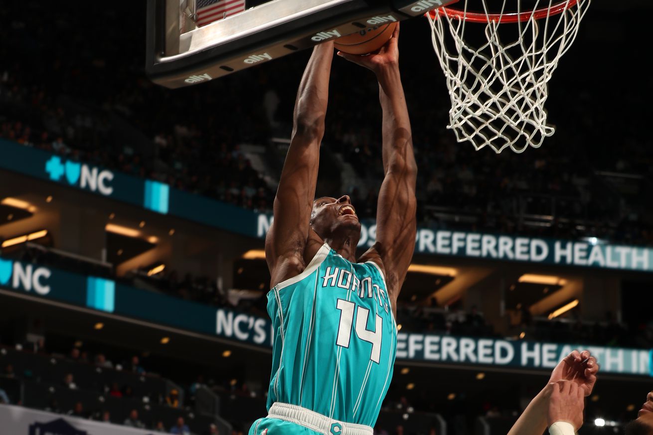 Los Angeles Lakers v Charlotte Hornets