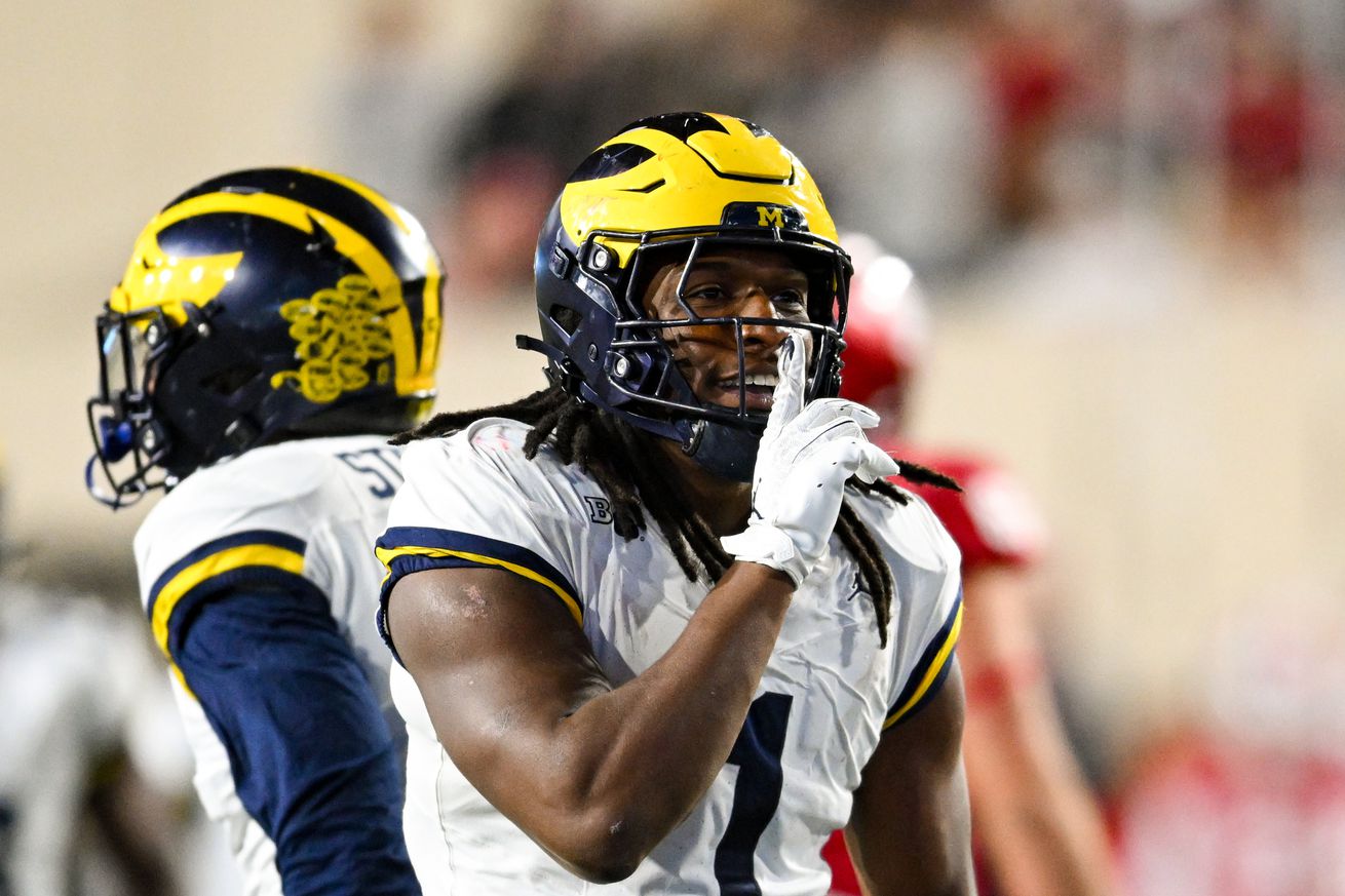 COLLEGE FOOTBALL: NOV 09 Michigan at Indiana