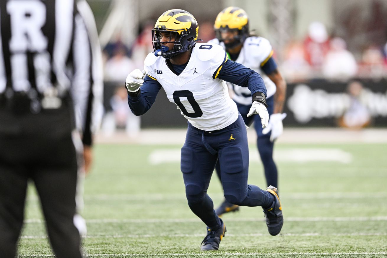 COLLEGE FOOTBALL: NOV 09 Michigan at Indiana