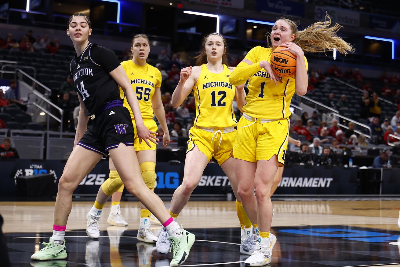 COLLEGE BASKETBALL: MAR 06 Women’s Big Ten Tournament Washington vs Michigan