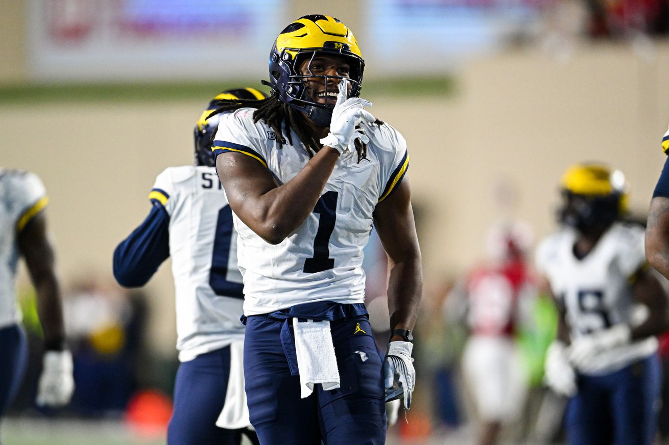 COLLEGE FOOTBALL: NOV 09 Michigan at Indiana