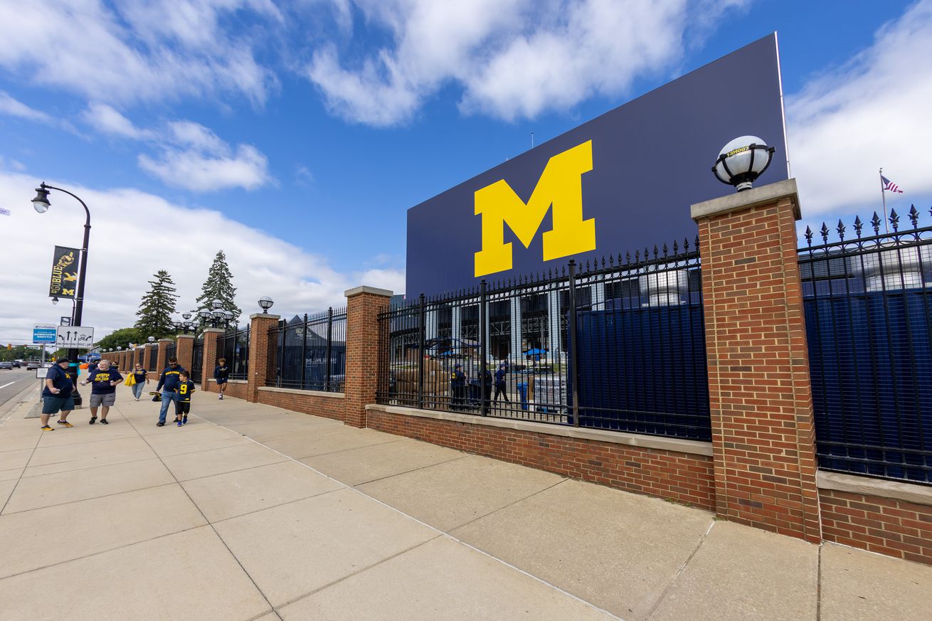 NCAA Football: UNLV at Michigan