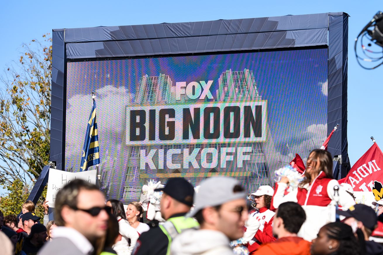 COLLEGE FOOTBALL: OCT 08 Michigan at Indiana