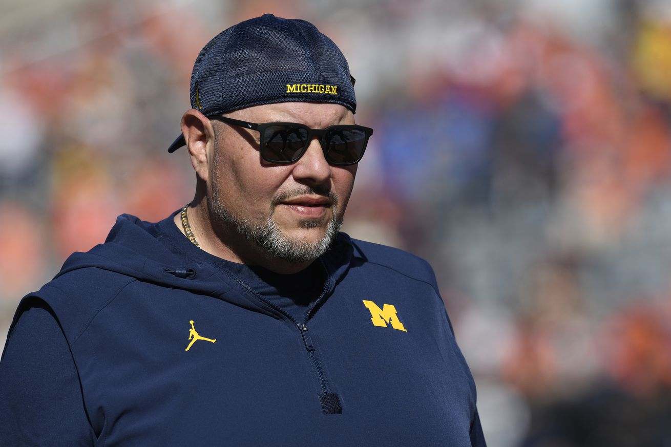 COLLEGE FOOTBALL: OCT 19 Michigan at Illinois