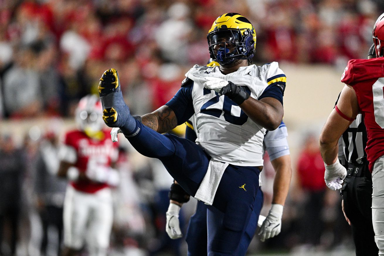 COLLEGE FOOTBALL: NOV 09 Michigan at Indiana