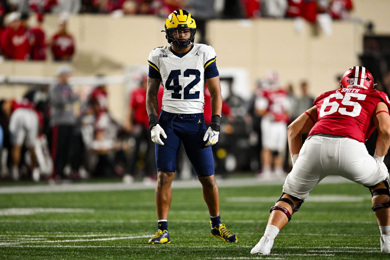 COLLEGE FOOTBALL: NOV 09 Michigan at Indiana