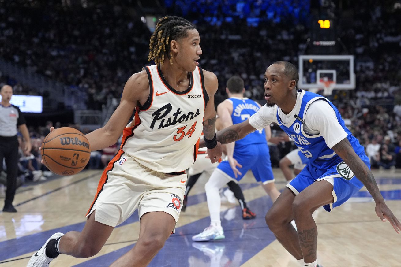 NBA: Detroit Pistons at Milwaukee Bucks